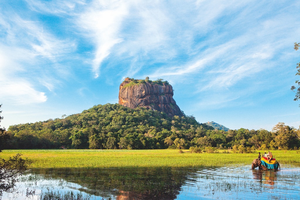 Why do tourists Go to Sri Lanka?